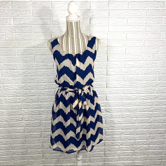 Lily Rose Dresses & Skirts - Lily Rose Cream Blue Chevron Dress